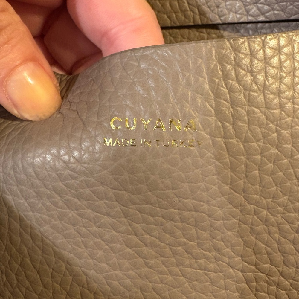 Cuyana 13” System Tote with laptop sleeve and adjustable strap - Picture 2 of 14